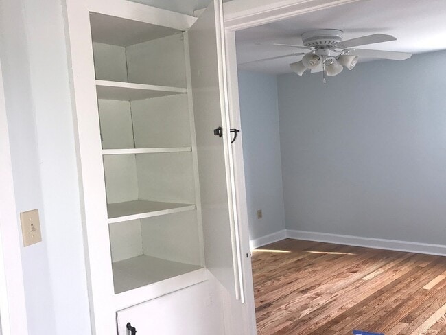 Building Photo - 820 Oakdale Rd