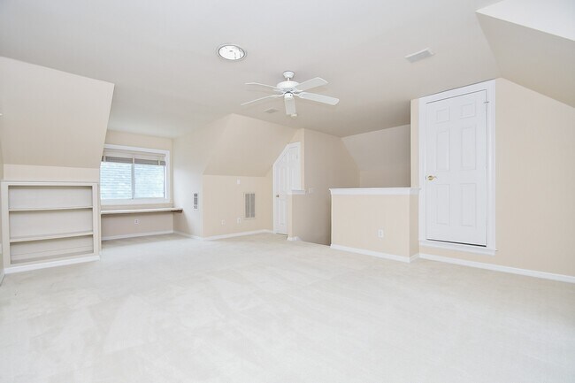 Building Photo - 2124 Nantucket Dr