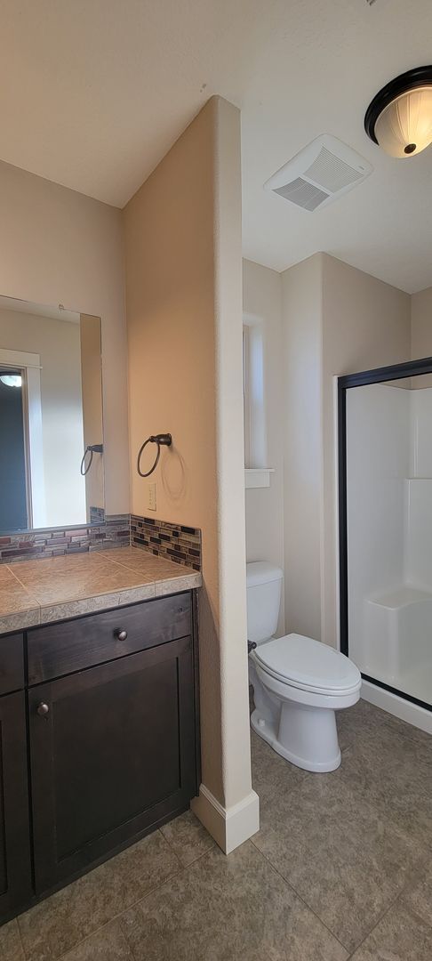 Building Photo - 125 S Ash St