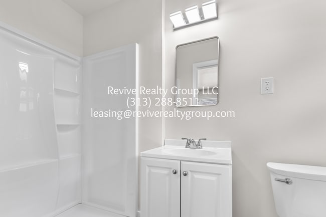 Building Photo - 20241 Kentfield St