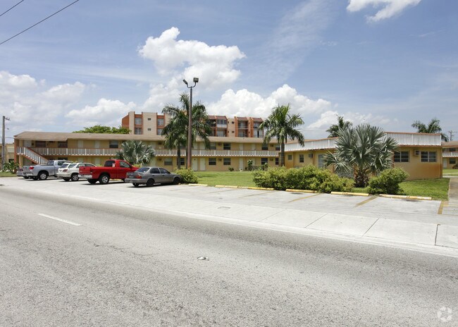 Building Photo - Marshall Apartments