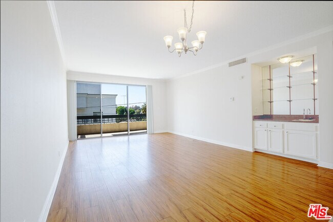 Building Photo - 447 La Fayette Park Pl