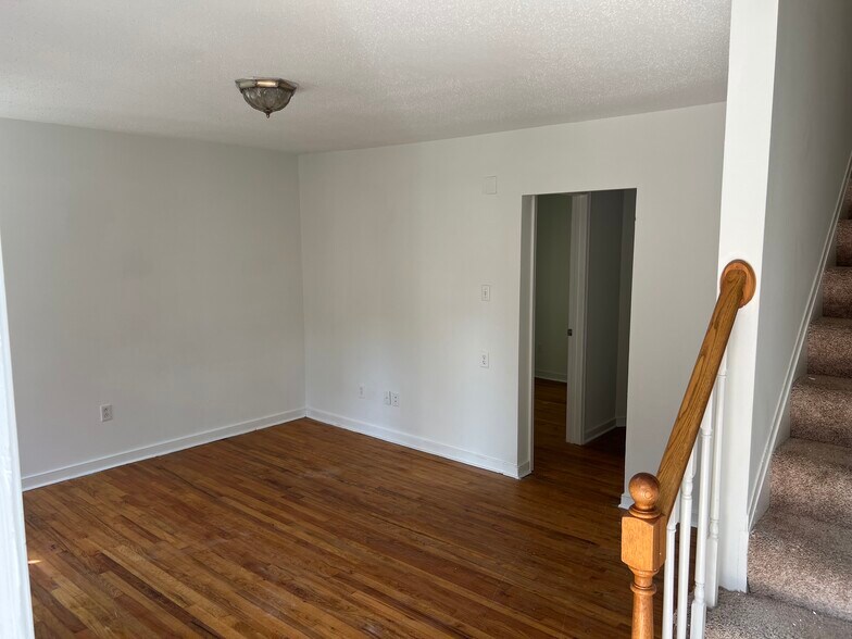 Building Photo - 1208 W Clay St
