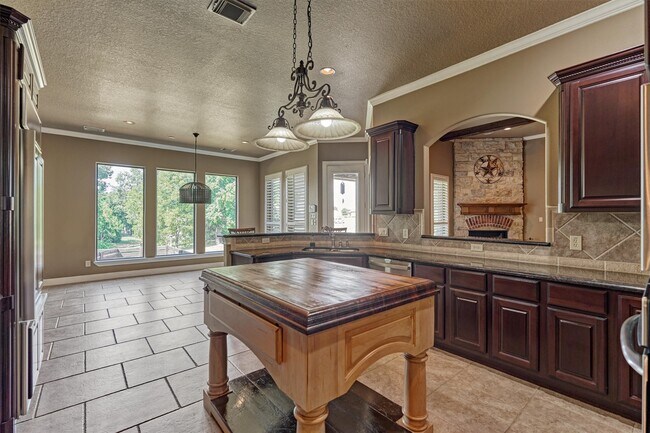 Building Photo - 388 Berkley Dr