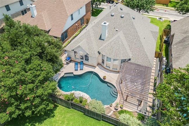 Building Photo - 14936 Thatcher Dr