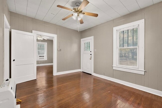 Building Photo - 4211 Avenue B