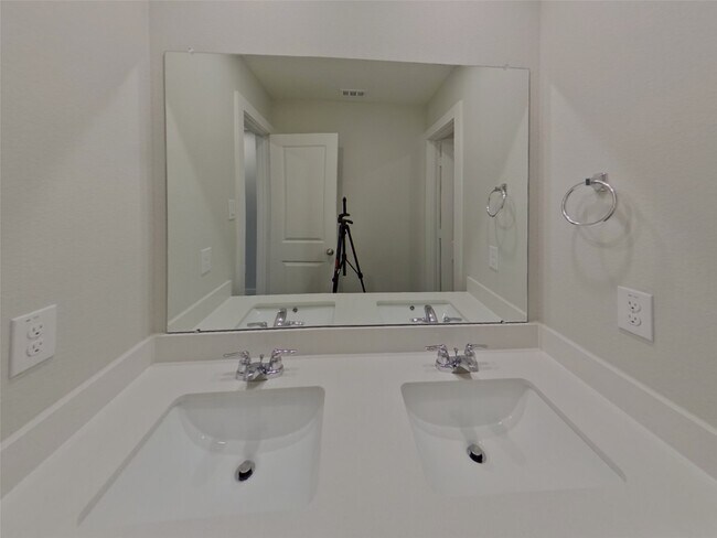 Building Photo - 22814 Terrazzo Dr