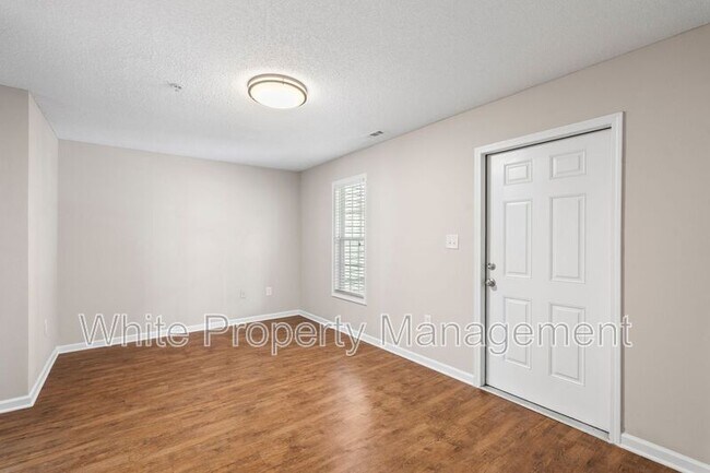 Building Photo - 106 Locomotive Ln