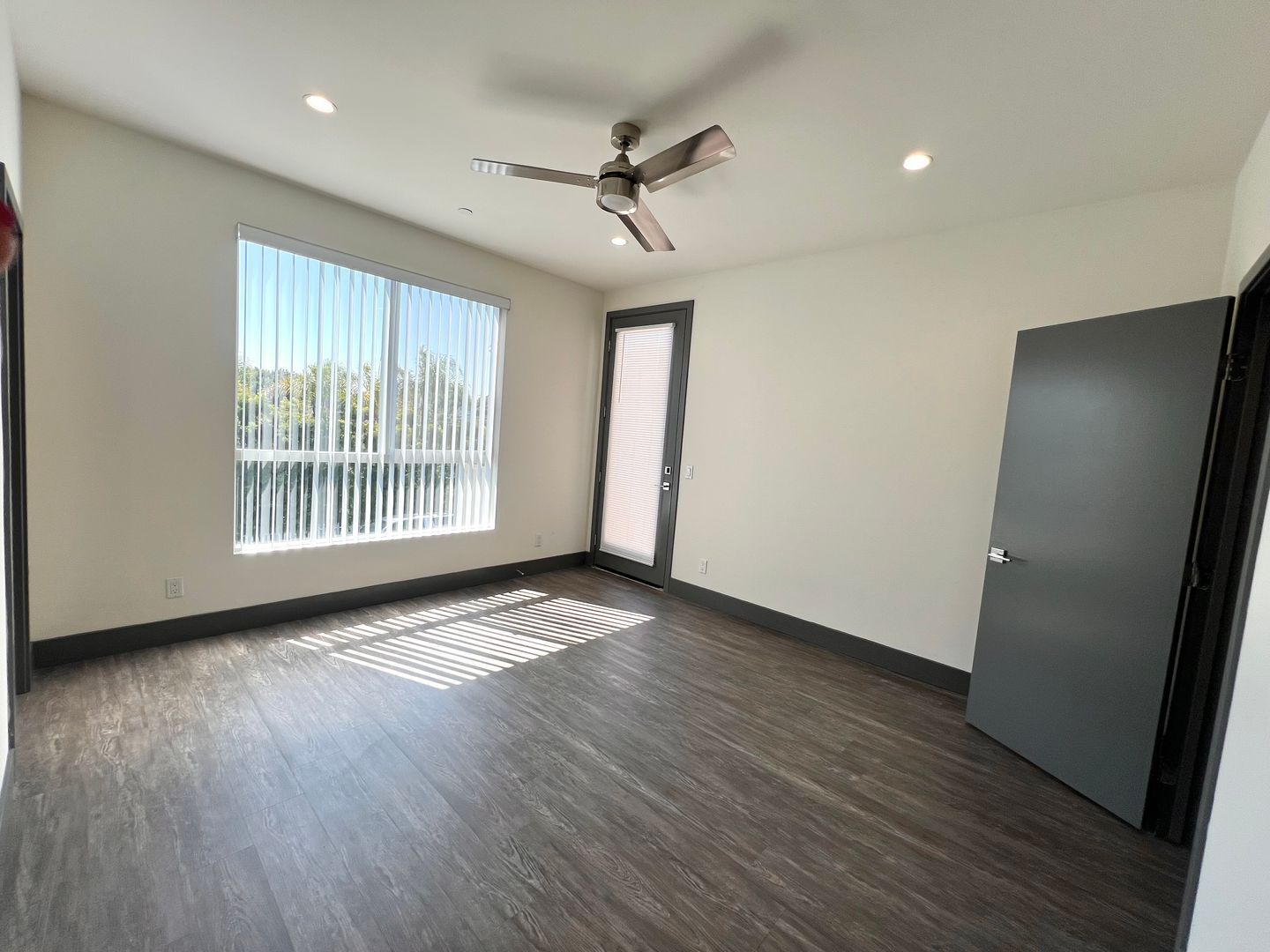 Building Photo - 6437 W 86th Pl