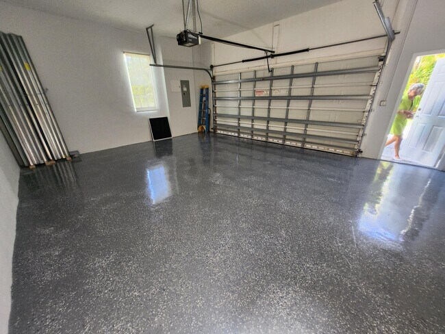 Building Photo - 2413 NW 7th St