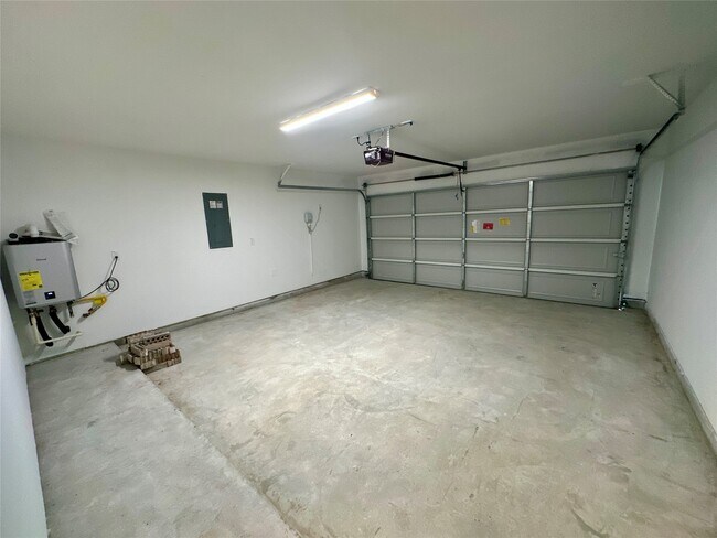 Building Photo - 31900 Retama Ranch Ln