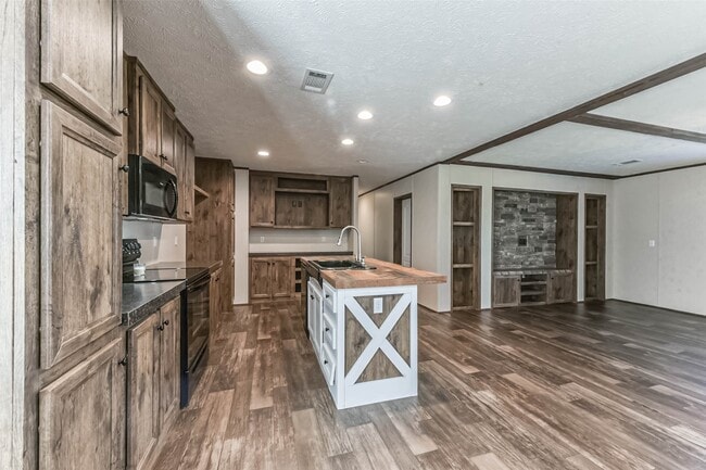 Building Photo - 1566 County Rd 610