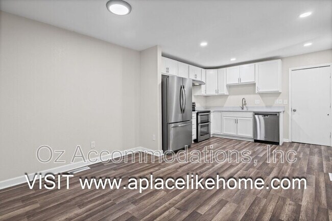 Building Photo - 13909 Falkirk Cir