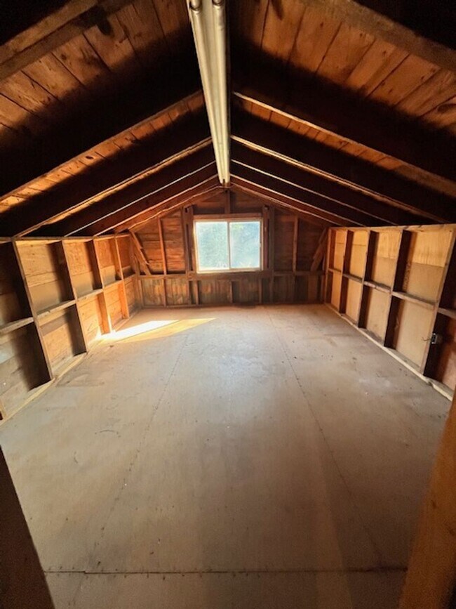 Building Photo - Escape to Your Private Retreat in Warner R...