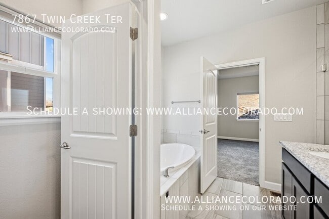 Building Photo - 7867 Twin Creek Terrace