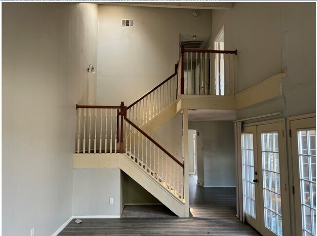 Building Photo - 8496 Dairy View Ln