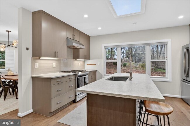 Building Photo - 5908 17th St NW