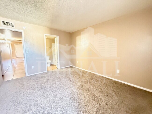 Building Photo - 2804 N 43rd Ave