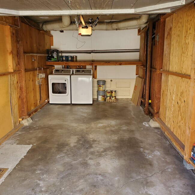 Building Photo - 847 12th St