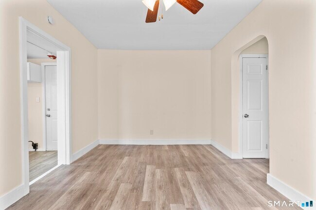 Building Photo - 313 High St