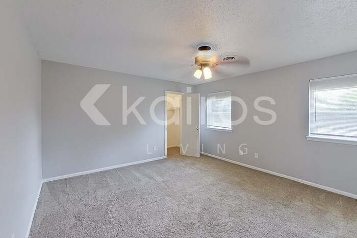 Building Photo - 5129 Leland Dr