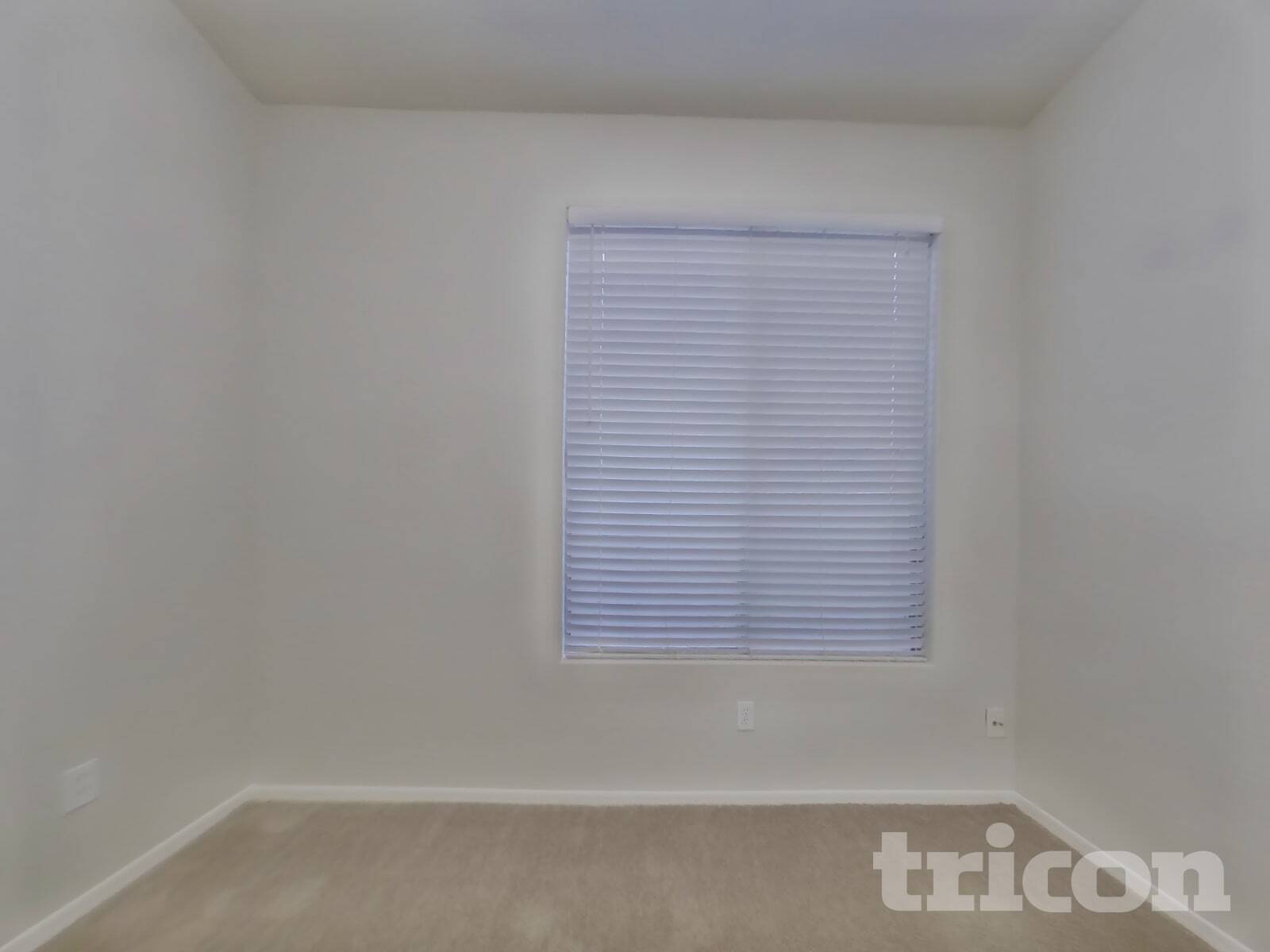 Building Photo - 4333 E Ivanhoe St