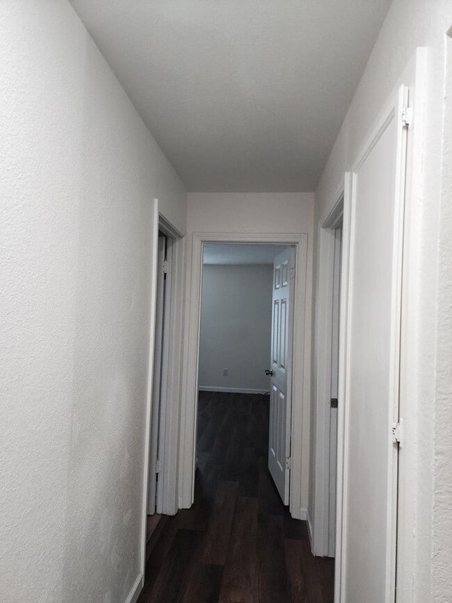 Building Photo - 1953-1955 Glen Ridge Dr