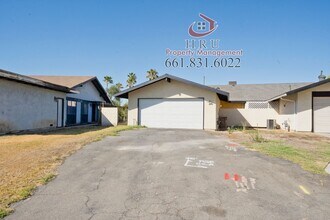 Building Photo - SW- Remodel 3 bedroom/ bath