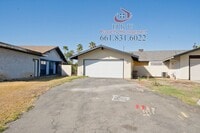 Building Photo - SW- Remodel 3 bedroom/ bath