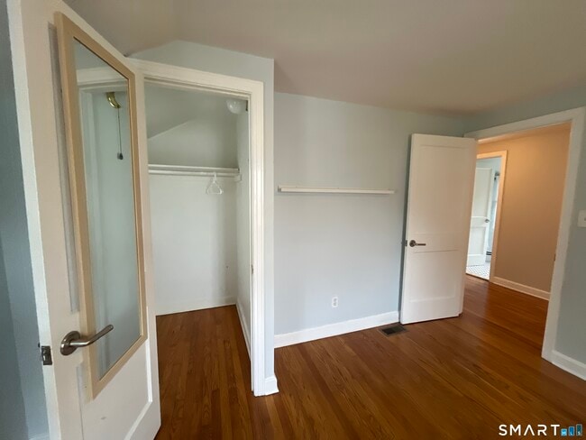 Building Photo - 65 Buell St