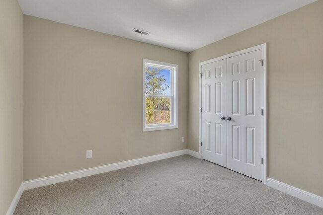 Building Photo - 909 Marshview Ct