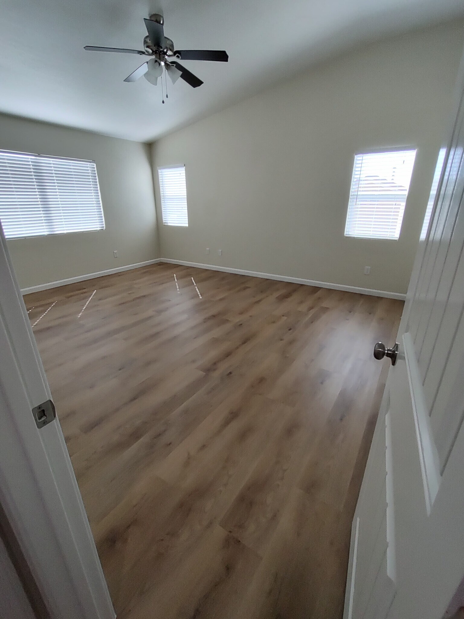 Building Photo - 5421 Carrotwood Ave