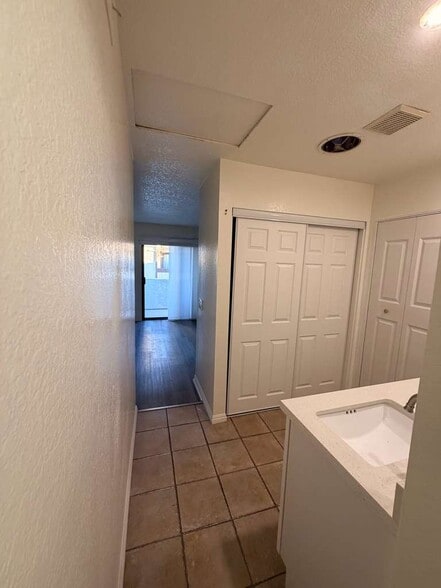 MASTER BATHROOM #3 - UPSTAIRS - 2118 Obarr Pl