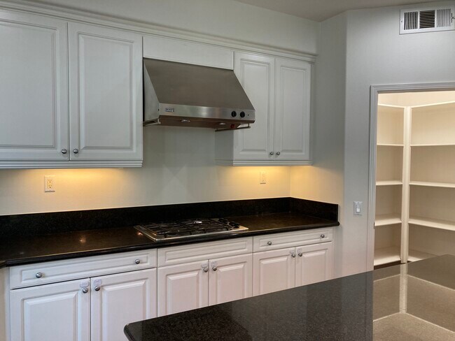 Building Photo - 45374 Willowick St