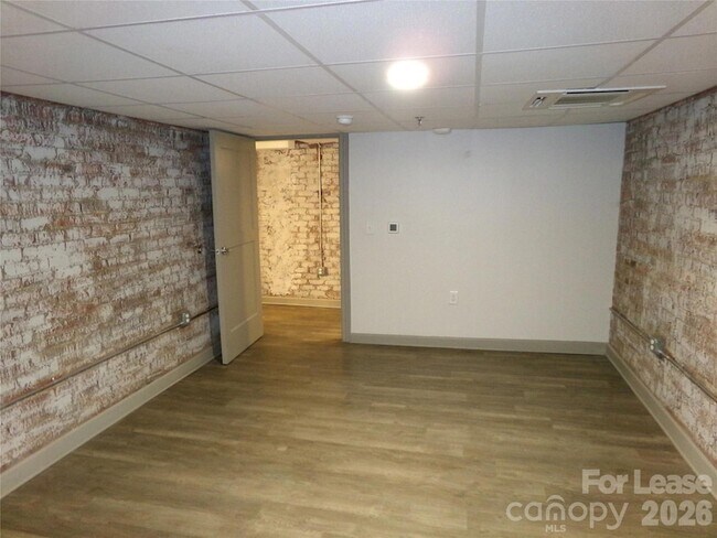 Building Photo - 197 N 2nd St