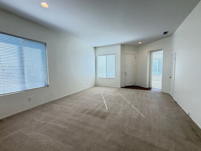 Building Photo - Paseo Del Sol Single Story 4 Bedroom House for Rent