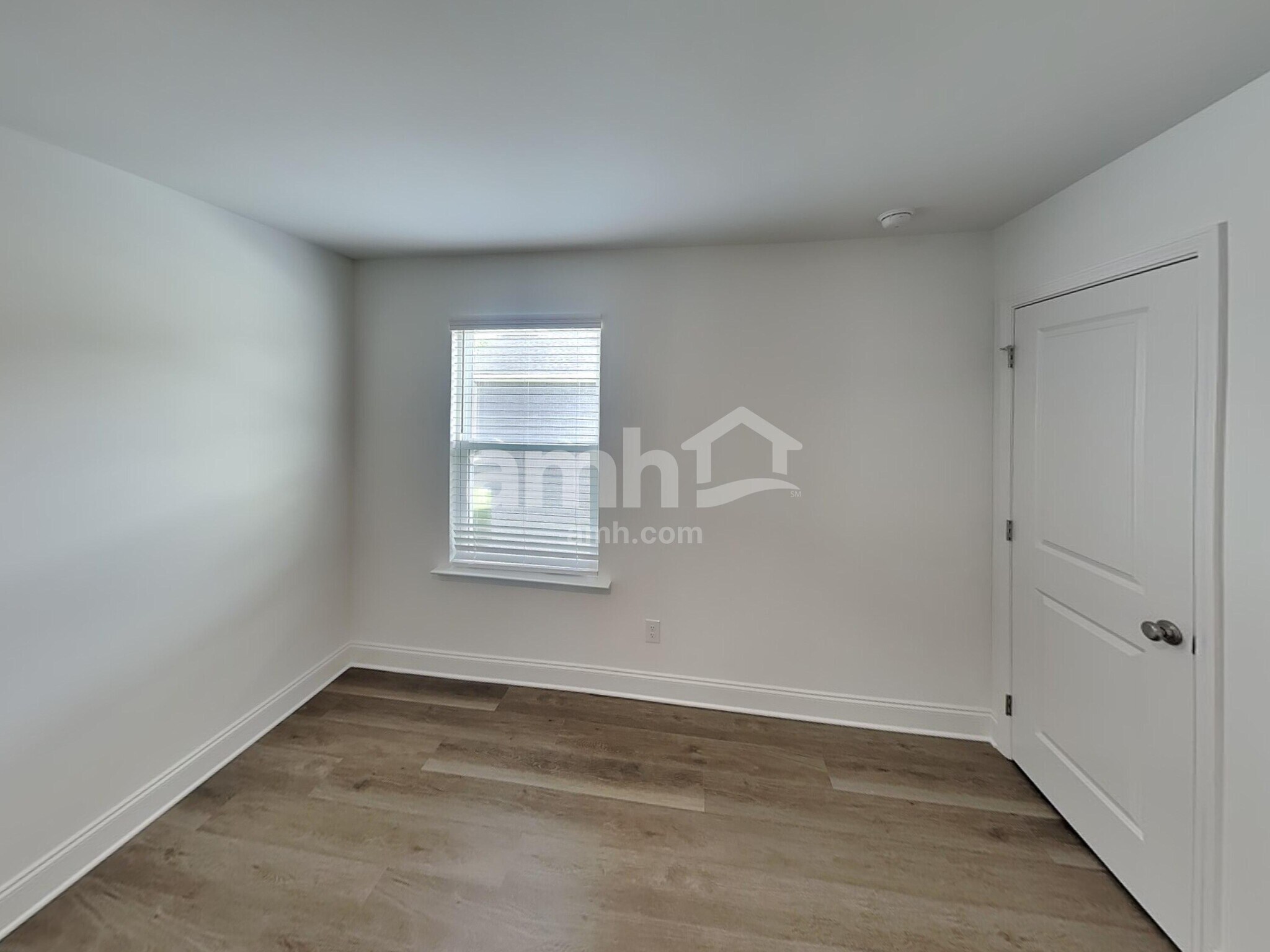 Building Photo - 204 Argea Dr