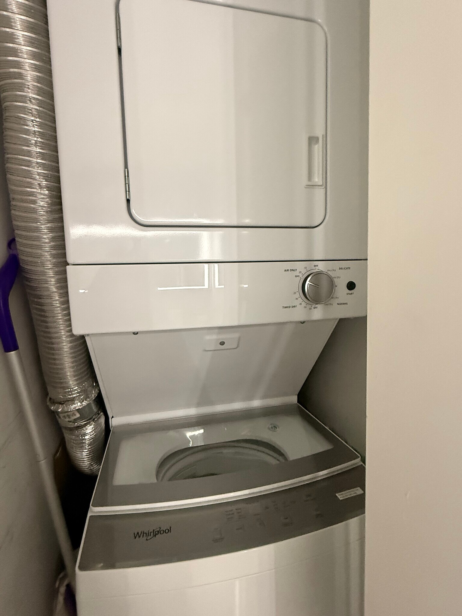 Building Photo - 207 King St