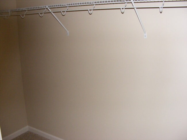 Building Photo - 4 bedroom plus a den in Puyallup