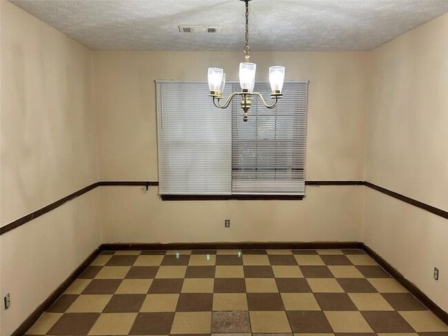 Building Photo - 1530 Oleander Dr SW