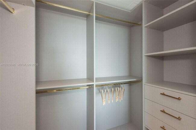 Building Photo - 500 Brickell Ave