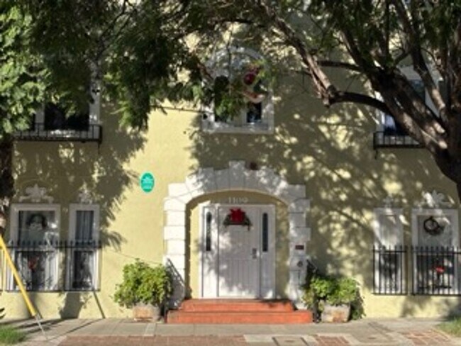 Building Photo - 1109 Laguna