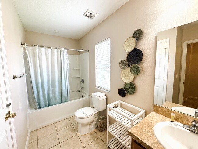 Building Photo - 3078 Seaview Castle Dr