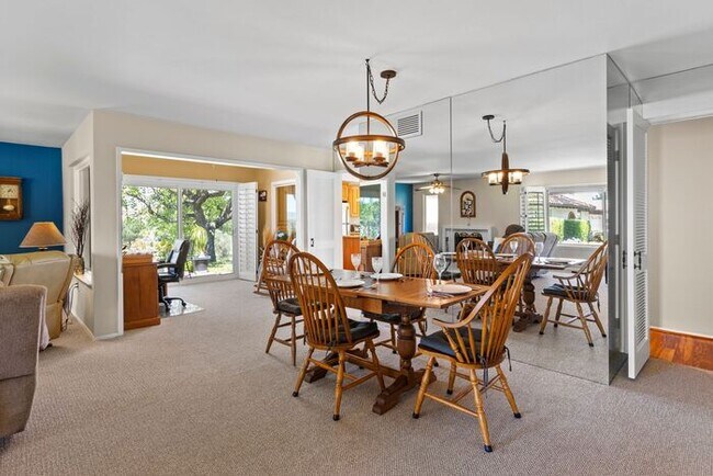 Building Photo - Sweeping Views! Rare and Peaceful 5-home e...