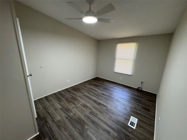 Building Photo - 16506 Leafy Meadow Dr