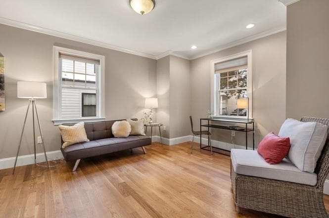 Building Photo - 22 Myrtle St