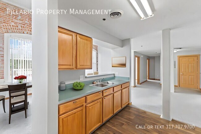 Building Photo - 401 N 10th St