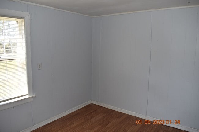 Building Photo - 2 Bed 1 Bathroom Single Family Home For Rent
