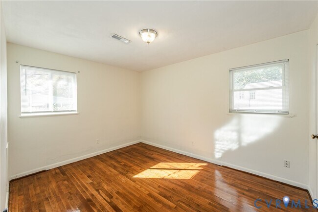 Building Photo - 2604 Sunnybrook Rd