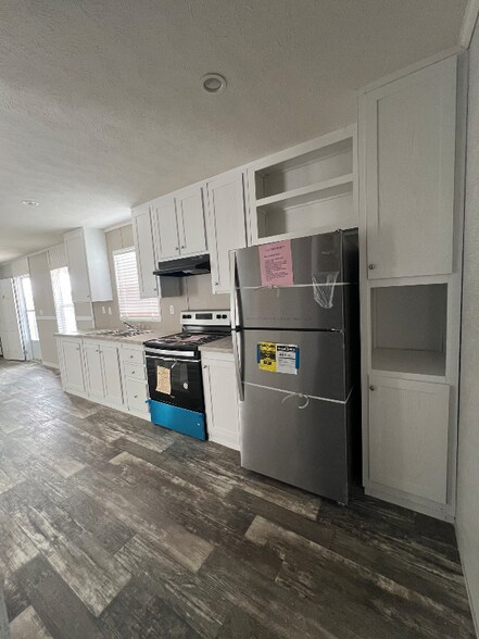 Building Photo - 518 McManus St